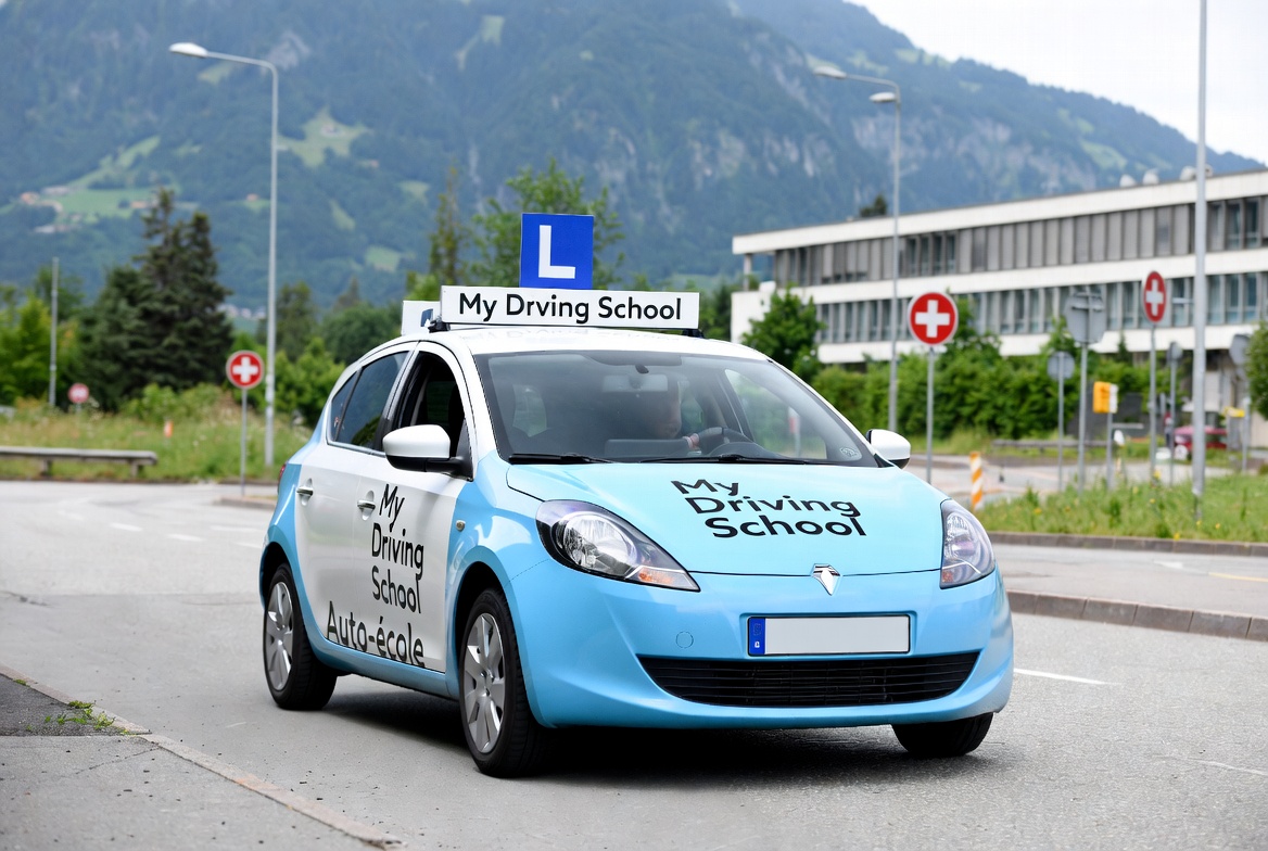 Dans la capitale suisse, l’auto-école leader est My Driving School