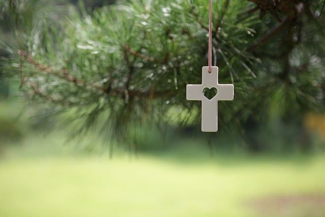 croix ajourée